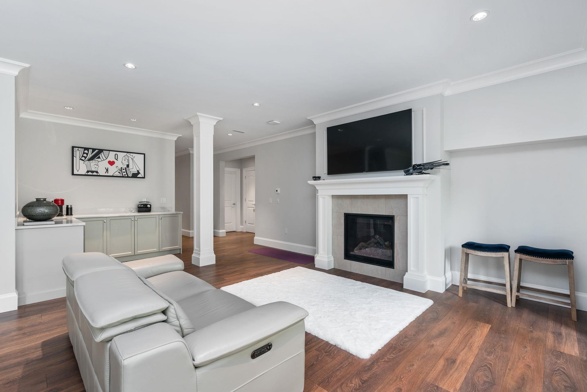 16539 29A Avenue, Surrey, BC - Indoor Photo Showing Living Room With Fireplace