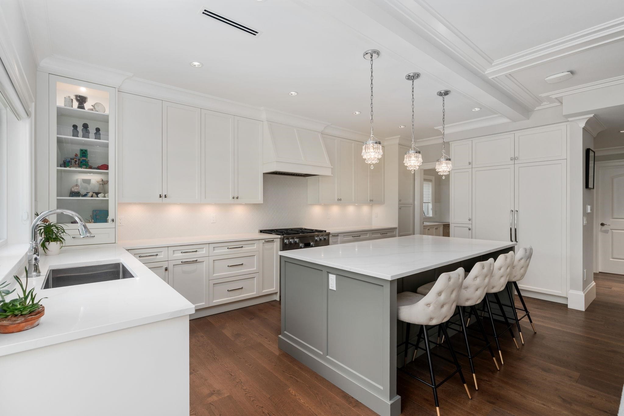16539 29A Avenue, Surrey, BC - Indoor Photo Showing Kitchen With Upgraded Kitchen