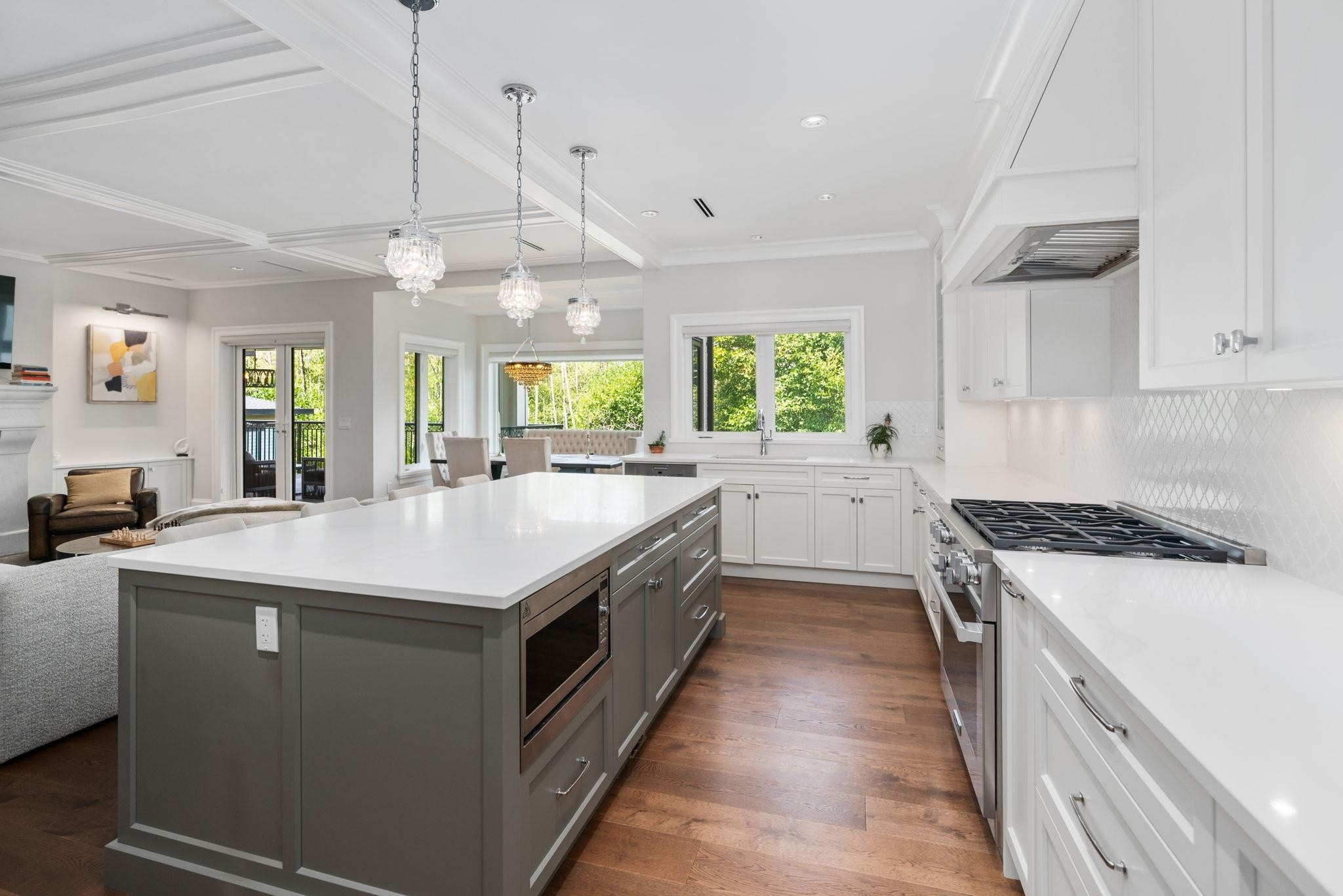 16539 29A Avenue, Surrey, BC - Indoor Photo Showing Kitchen With Upgraded Kitchen
