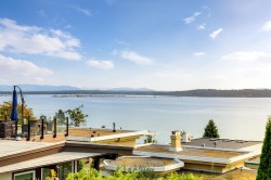 14366 Magdalen Avenue White Rock, BC V4B 2X3