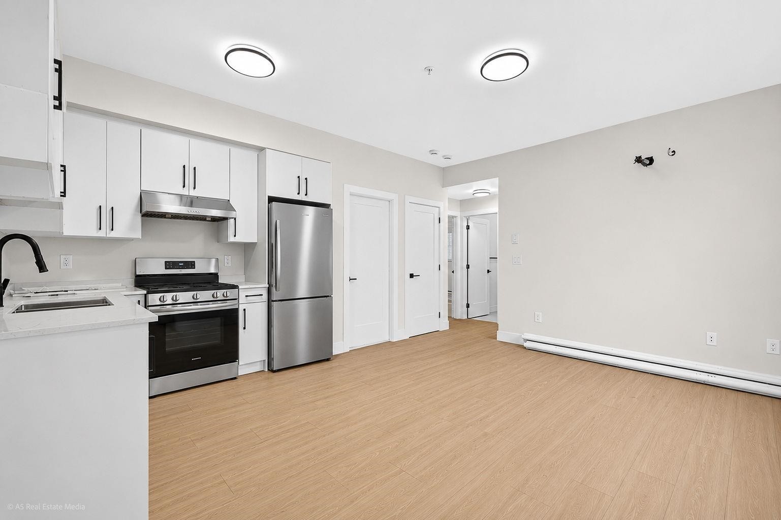 8511 Benedict Boulevard, Mission, BC - Indoor Photo Showing Kitchen