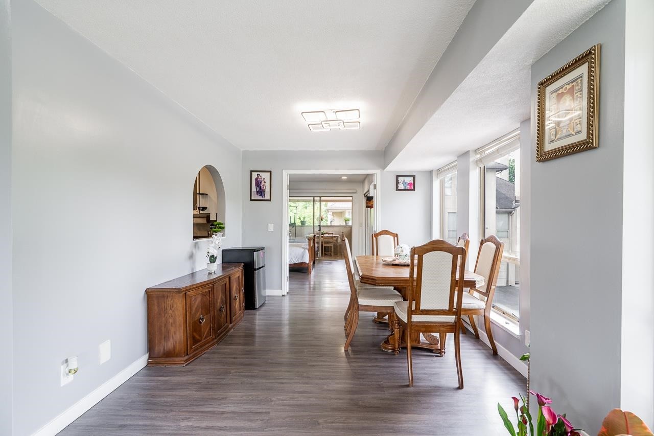 21-12172 72 Avenue, Surrey, BC - Indoor Photo Showing Dining Room