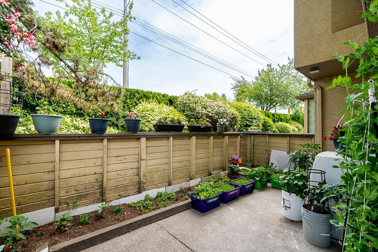21-12172 72 Avenue, Surrey, BC - Outdoor