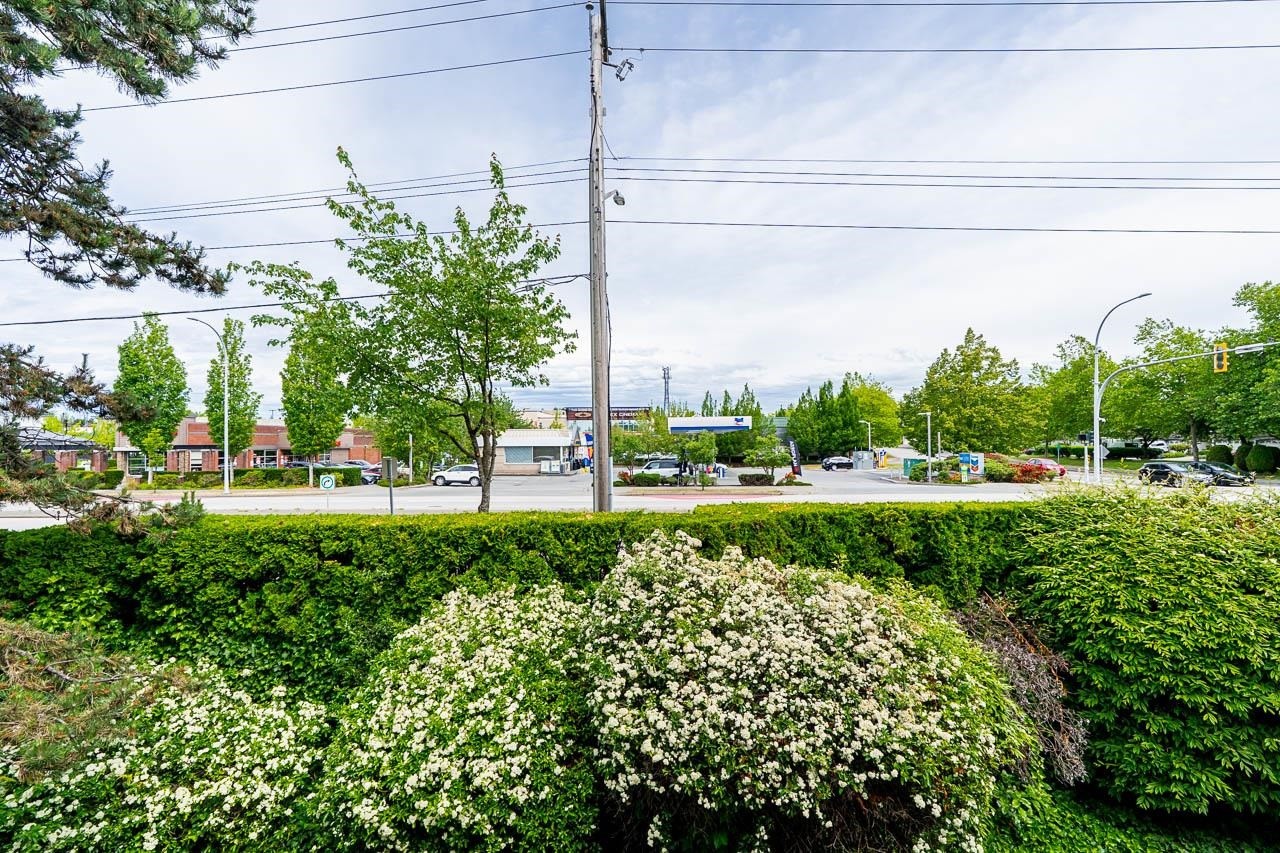 21-12172 72 Avenue, Surrey, BC - Outdoor
