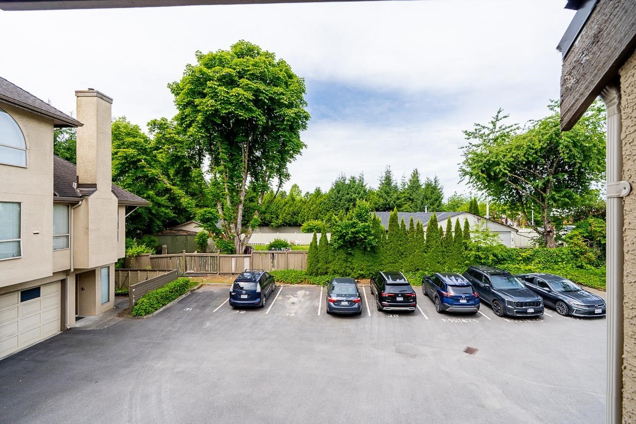 21-12172 72 Avenue, Surrey, BC - Outdoor