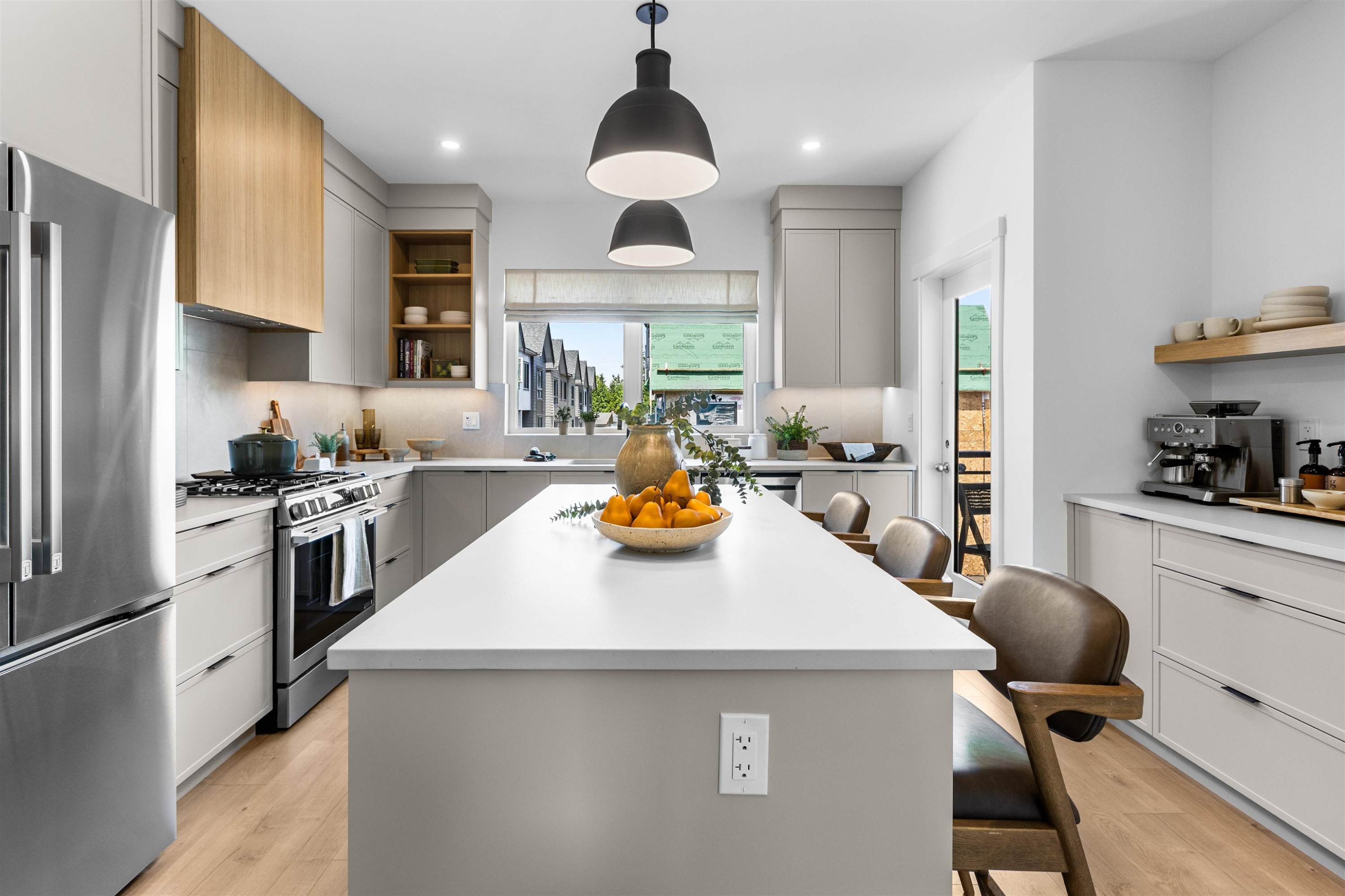 6-16765 25 Avenue, Surrey, BC - Indoor Photo Showing Kitchen With Upgraded Kitchen