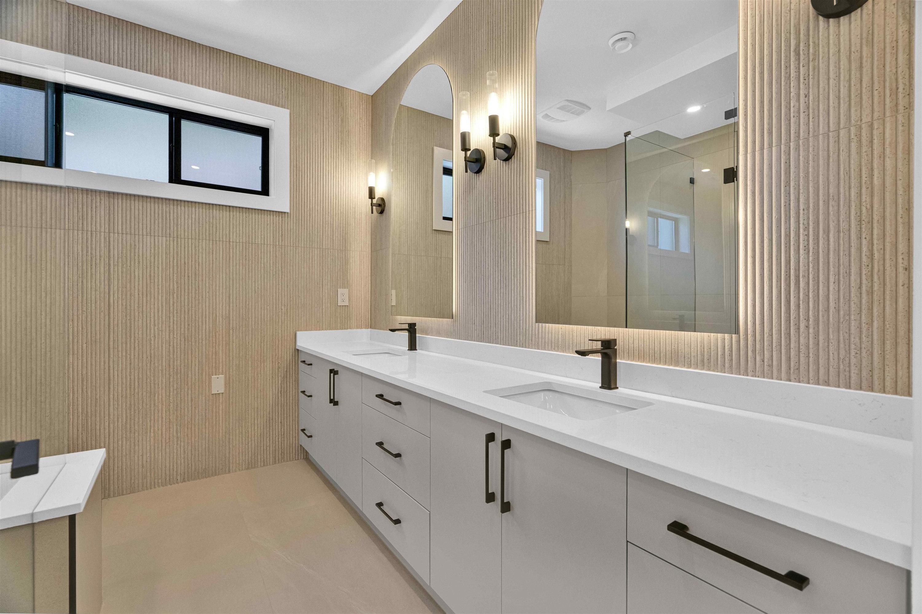 15636 23A Avenue, Surrey, BC - Indoor Photo Showing Bathroom