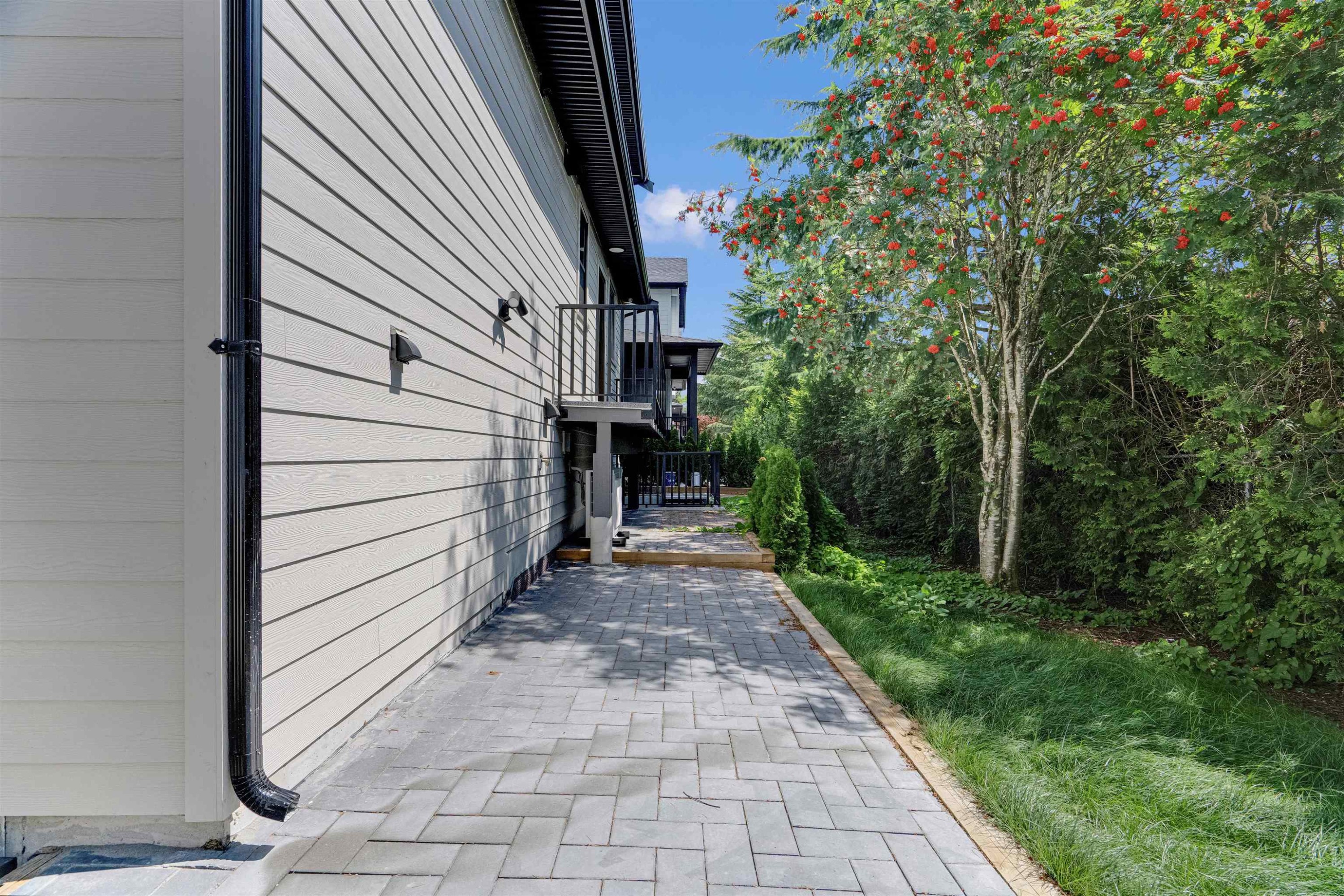 15636 23A Avenue, Surrey, BC - Outdoor With Exterior