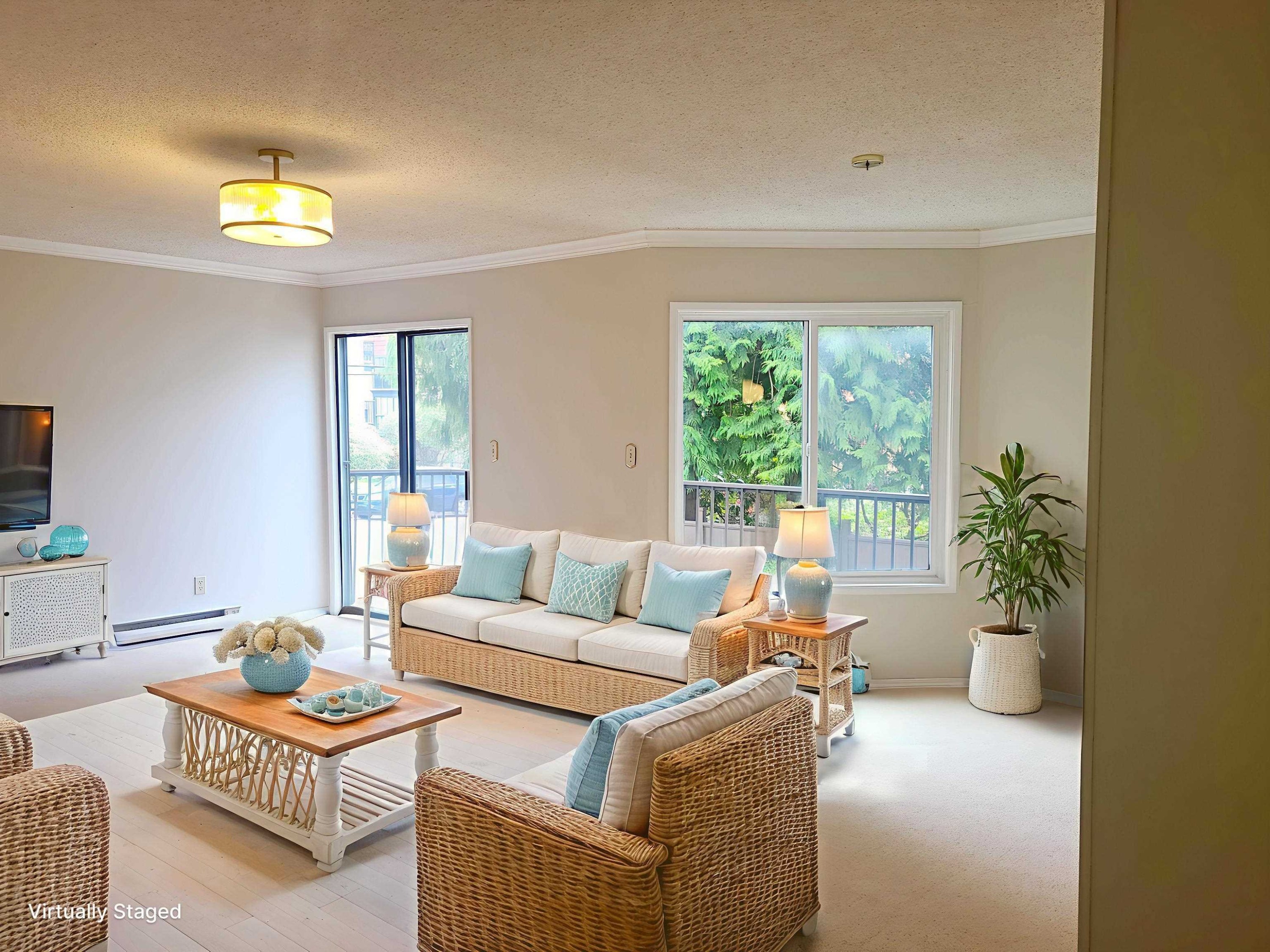 111-1521 Blackwood Street, White Rock, BC - Indoor Photo Showing Living Room