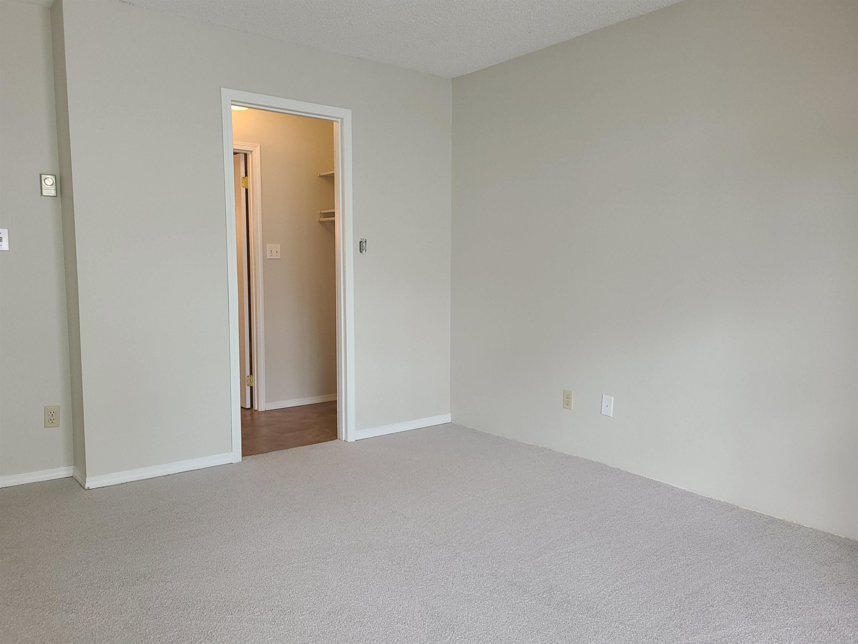111-1521 Blackwood Street, White Rock, BC - Indoor Photo Showing Other Room