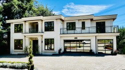 12862 54a Avenue Surrey, BC V3X 3C9