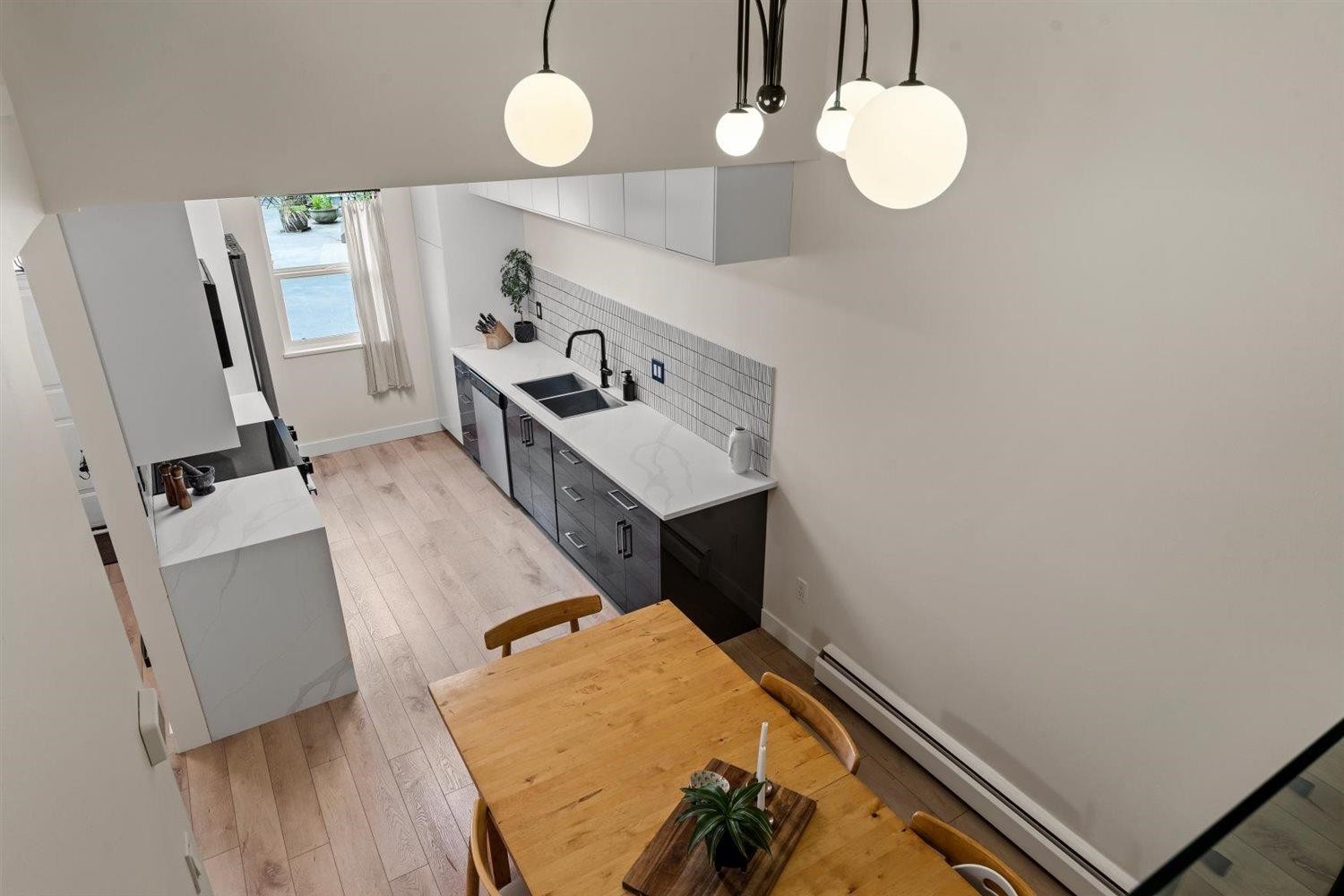 4-33293 Bourquin Crescent E, Abbotsford, BC - Indoor