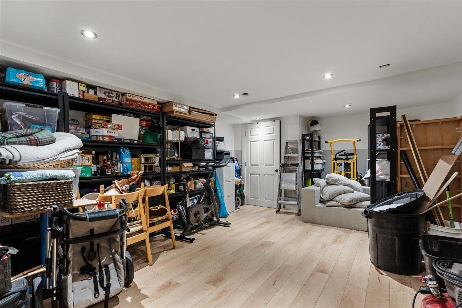 4-33293 Bourquin Crescent E, Abbotsford, BC - Indoor