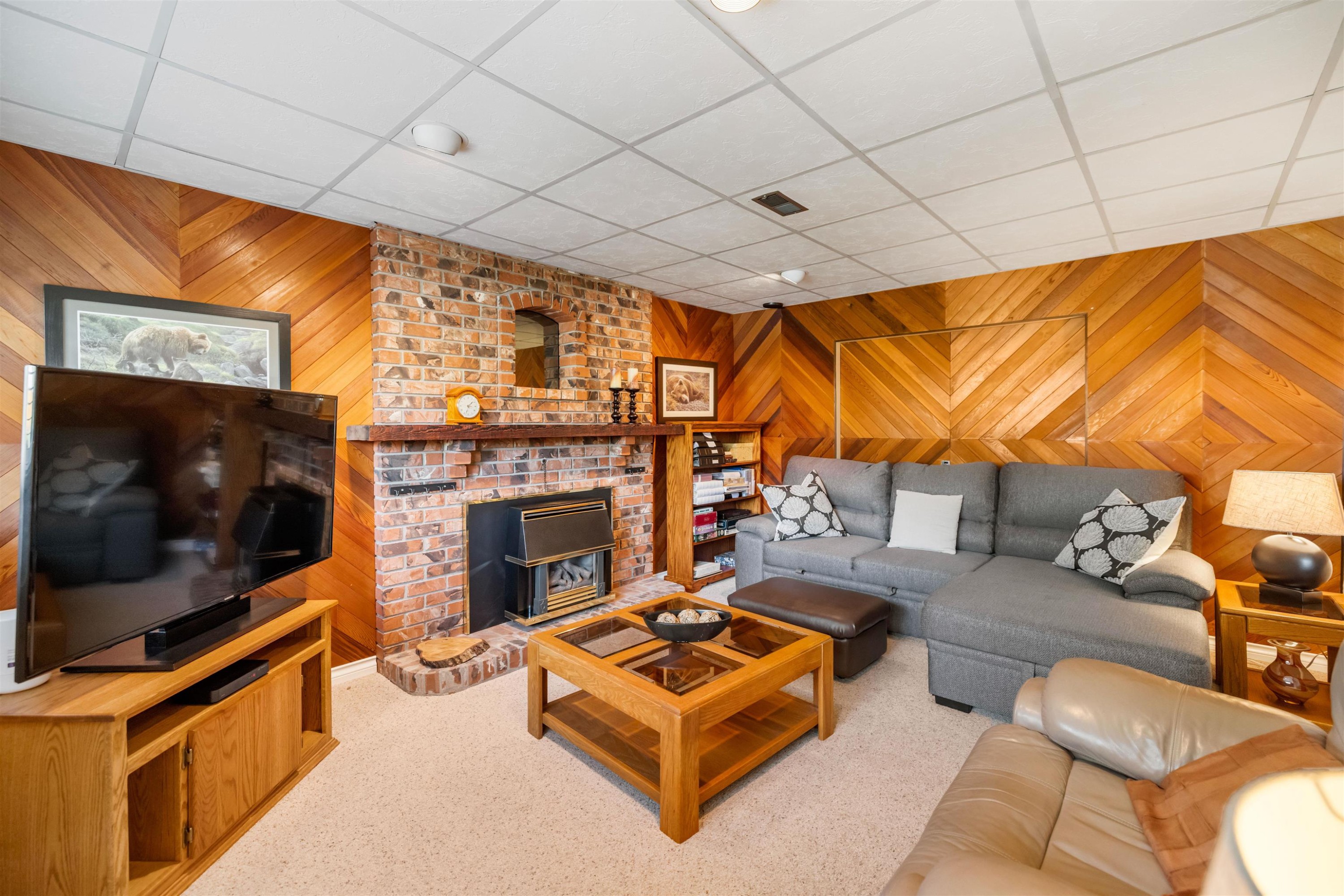 11169 Mason Place, Delta, BC - Indoor Photo Showing Living Room With Fireplace