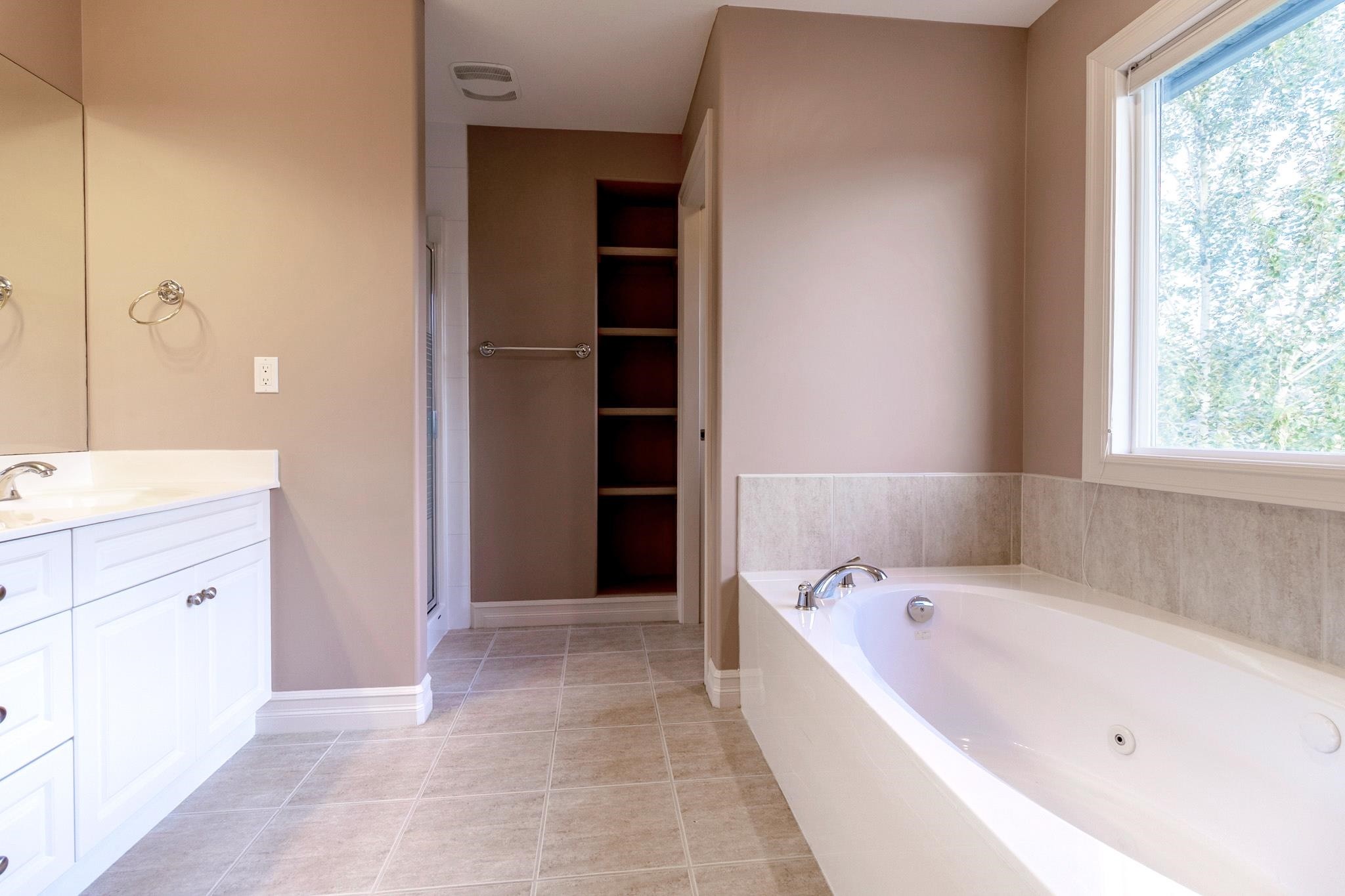 36456 Auguston Parkway E, Abbotsford, BC - Indoor Photo Showing Bathroom