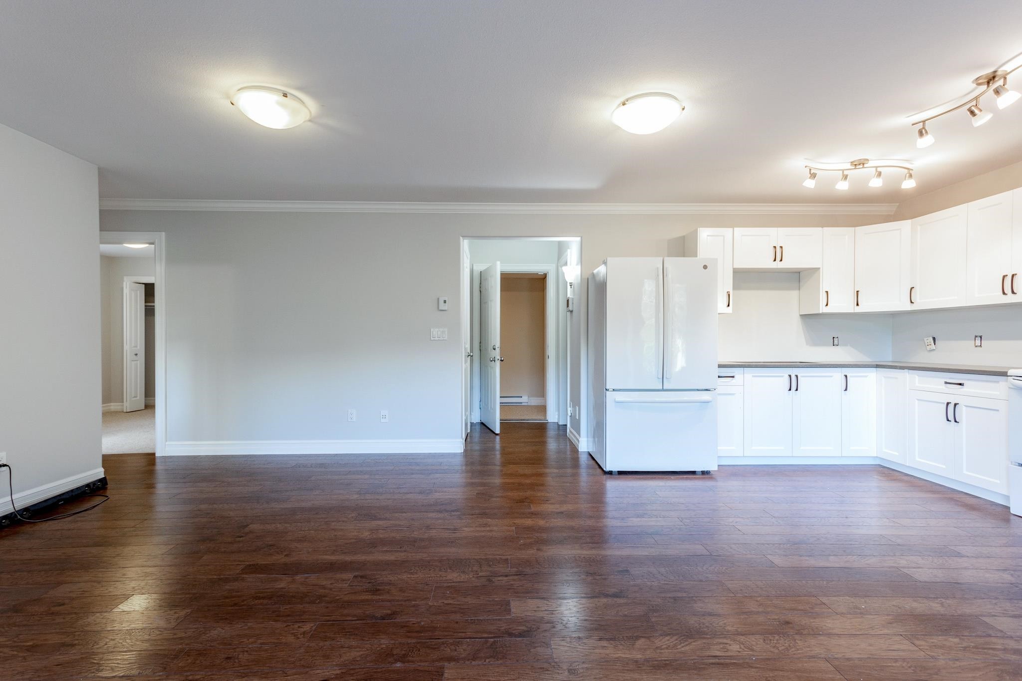 36456 Auguston Parkway E, Abbotsford, BC - Indoor Photo Showing Kitchen