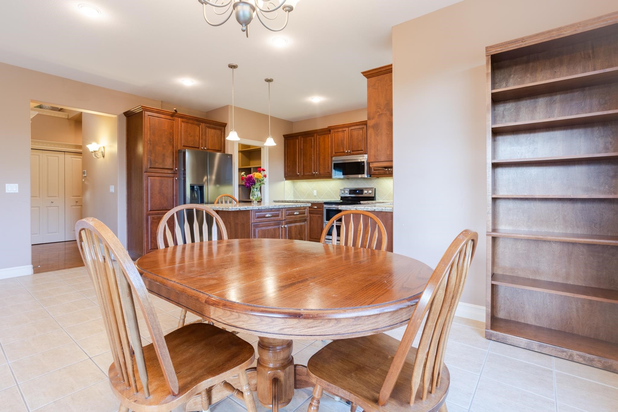 36456 Auguston Parkway E, Abbotsford, BC - Indoor Photo Showing Dining Room