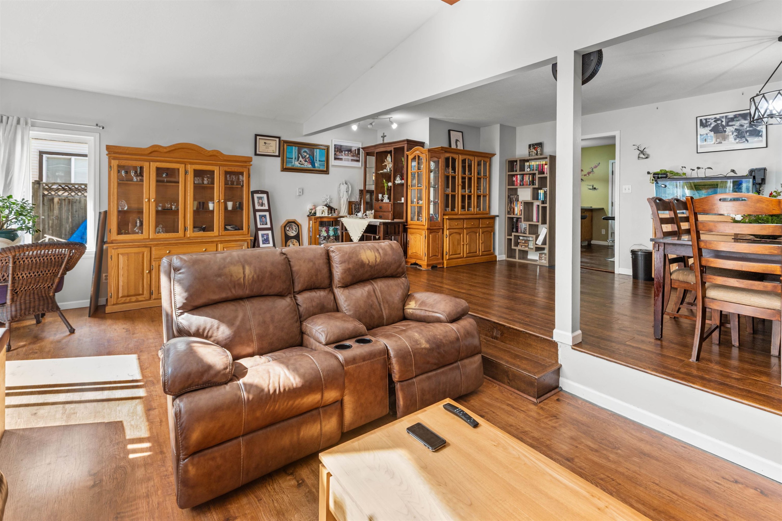 32622 Egglestone Avenue, Mission, BC - Indoor Photo Showing Living Room