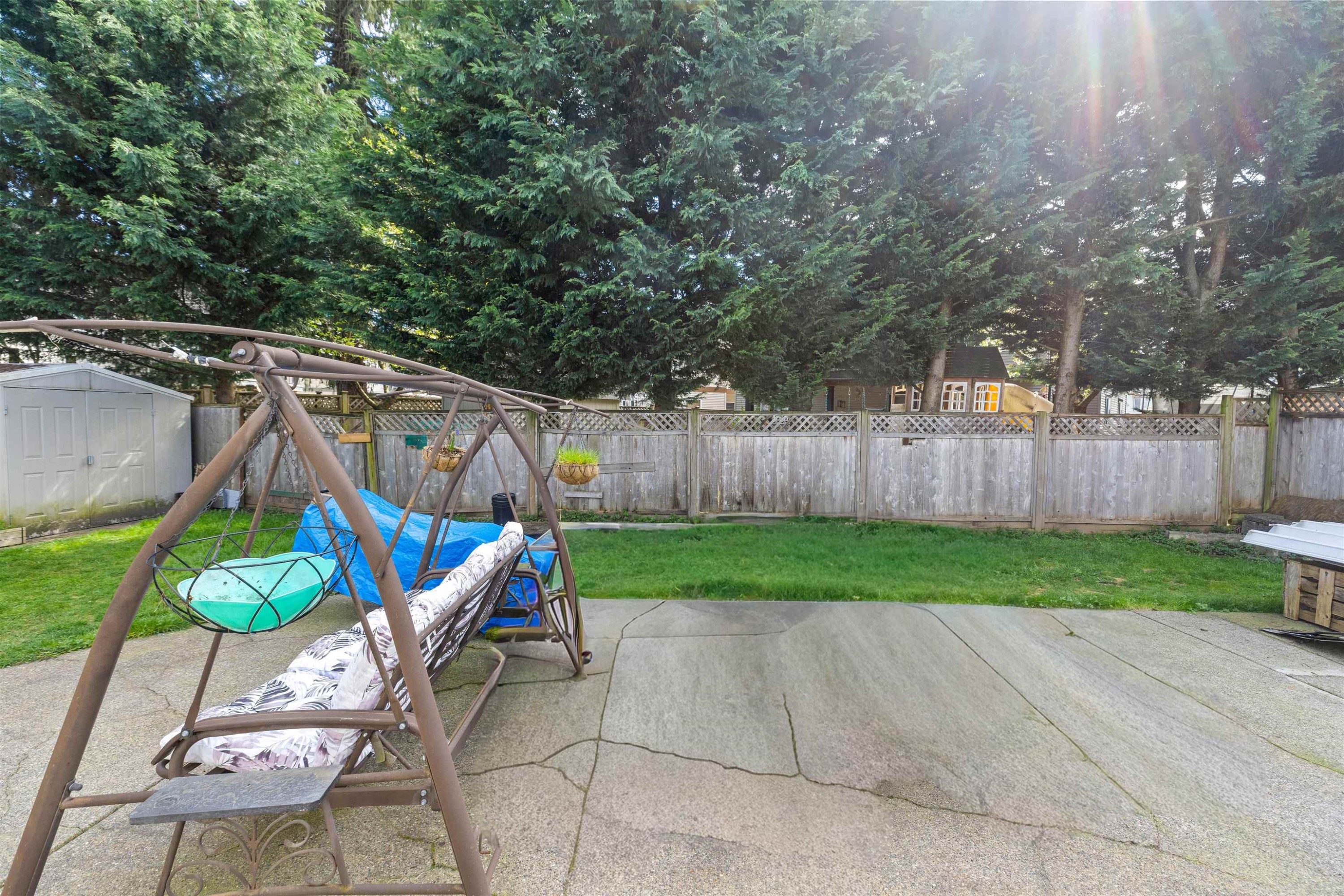 32622 Egglestone Avenue, Mission, BC - Outdoor With Backyard