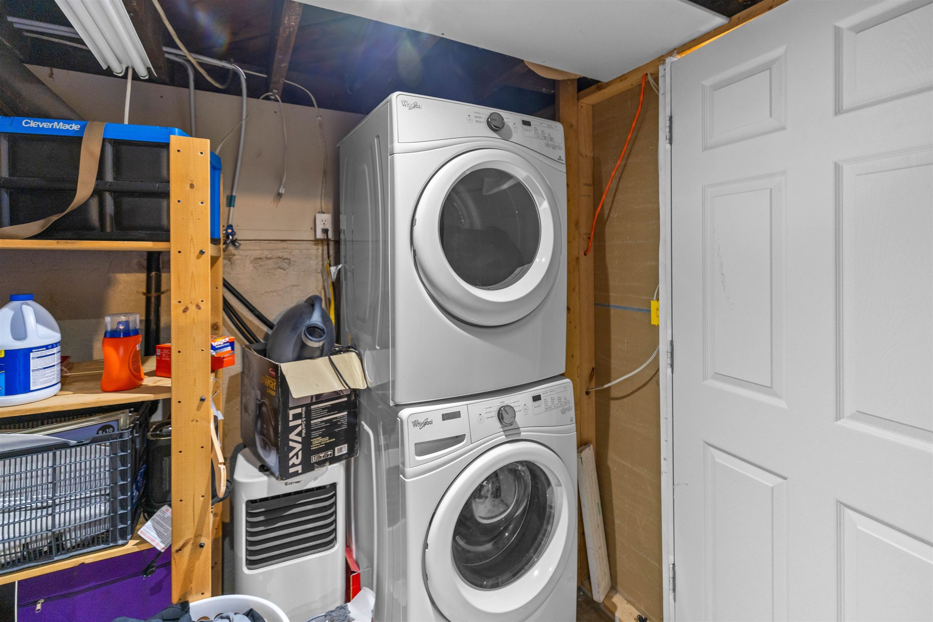 32622 Egglestone Avenue, Mission, BC - Indoor Photo Showing Laundry Room