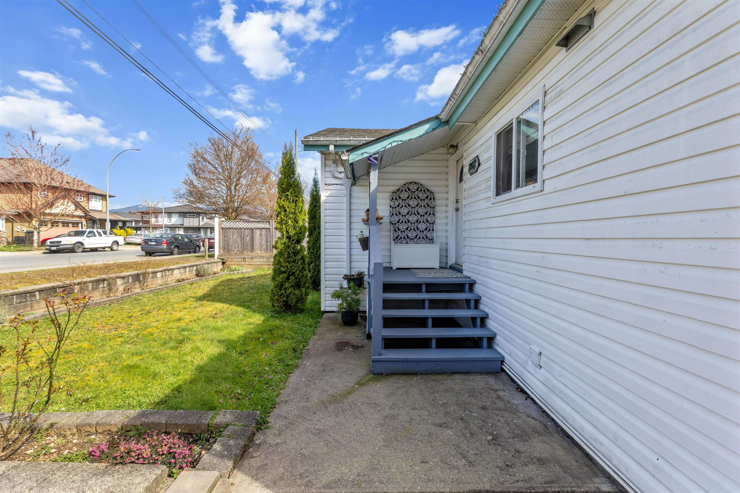 32622 Egglestone Avenue, Mission, BC - Outdoor With Exterior