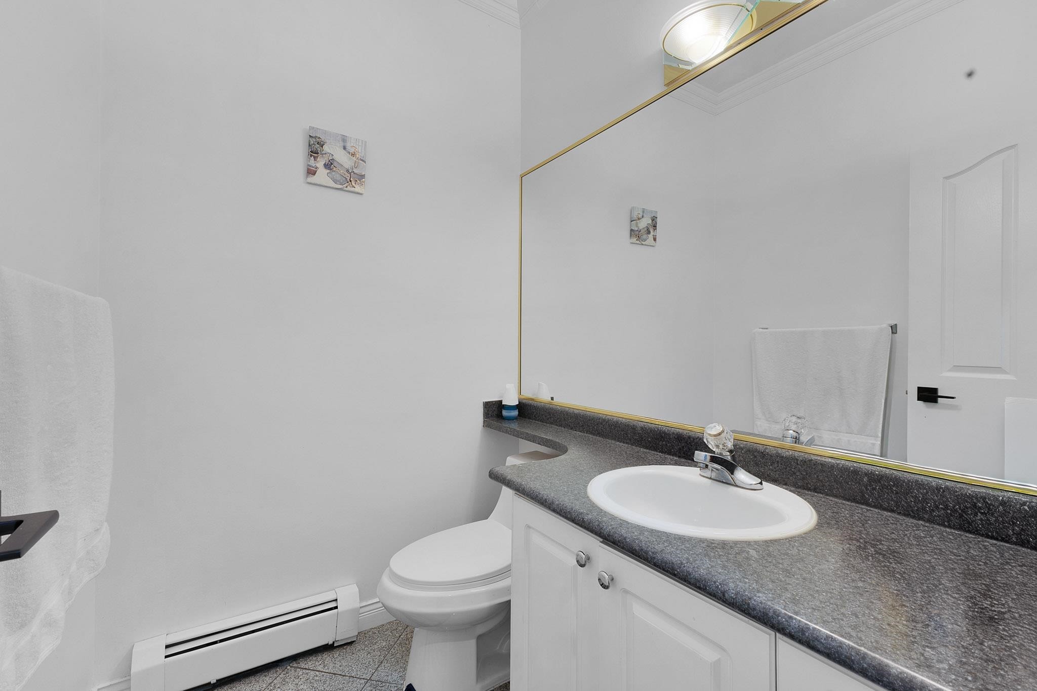 9928 116 Street, Surrey, BC - Indoor Photo Showing Bathroom