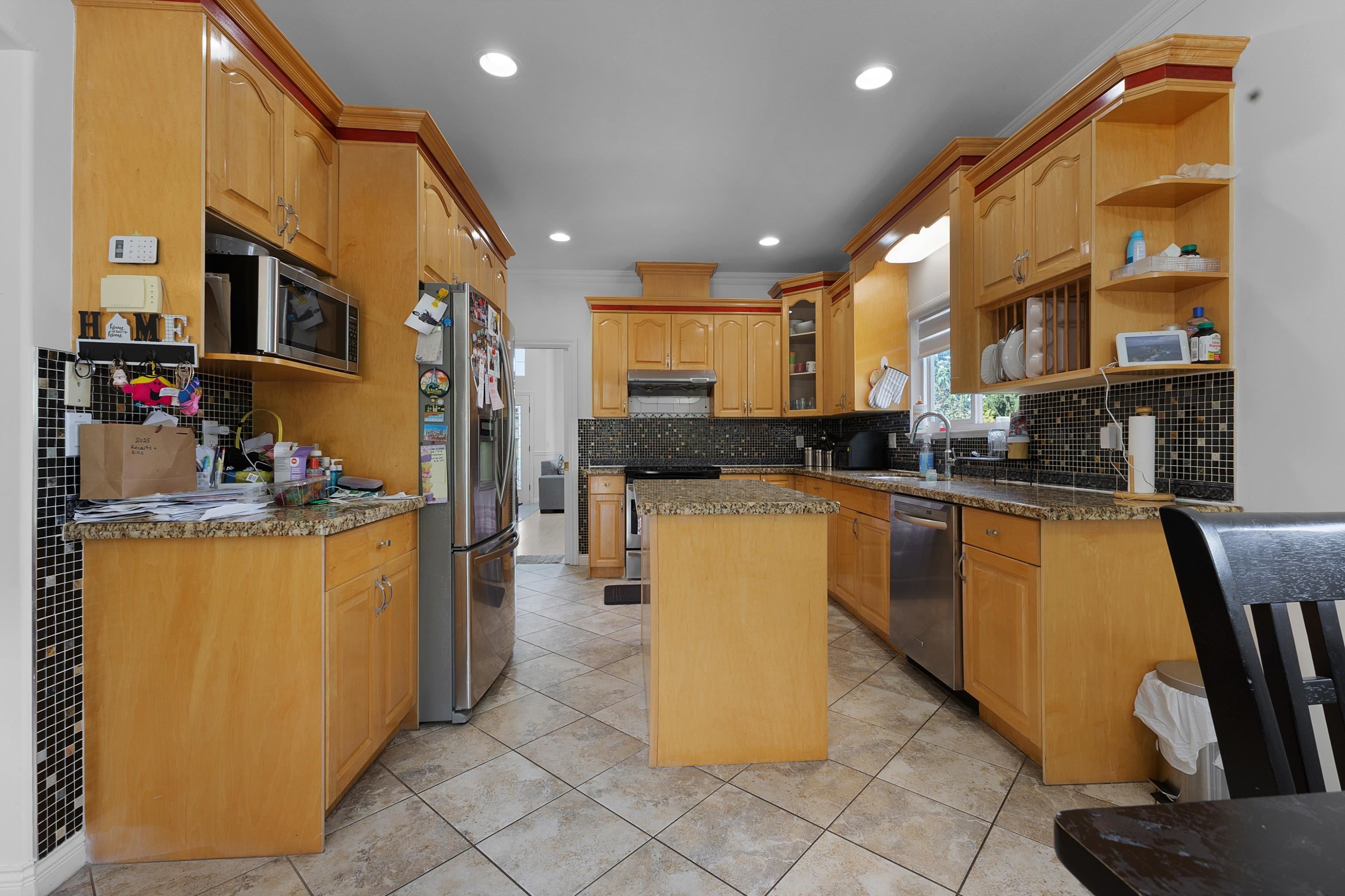 9928 116 Street, Surrey, BC - Indoor Photo Showing Kitchen