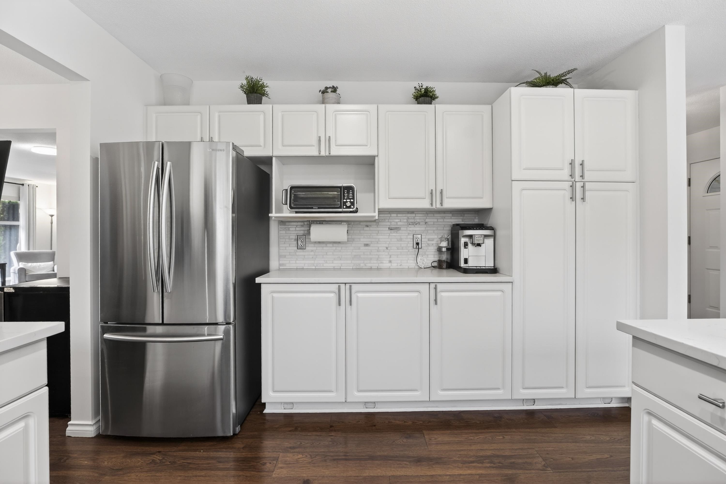 109-16080 82 Avenue, Surrey, BC - Indoor Photo Showing Kitchen