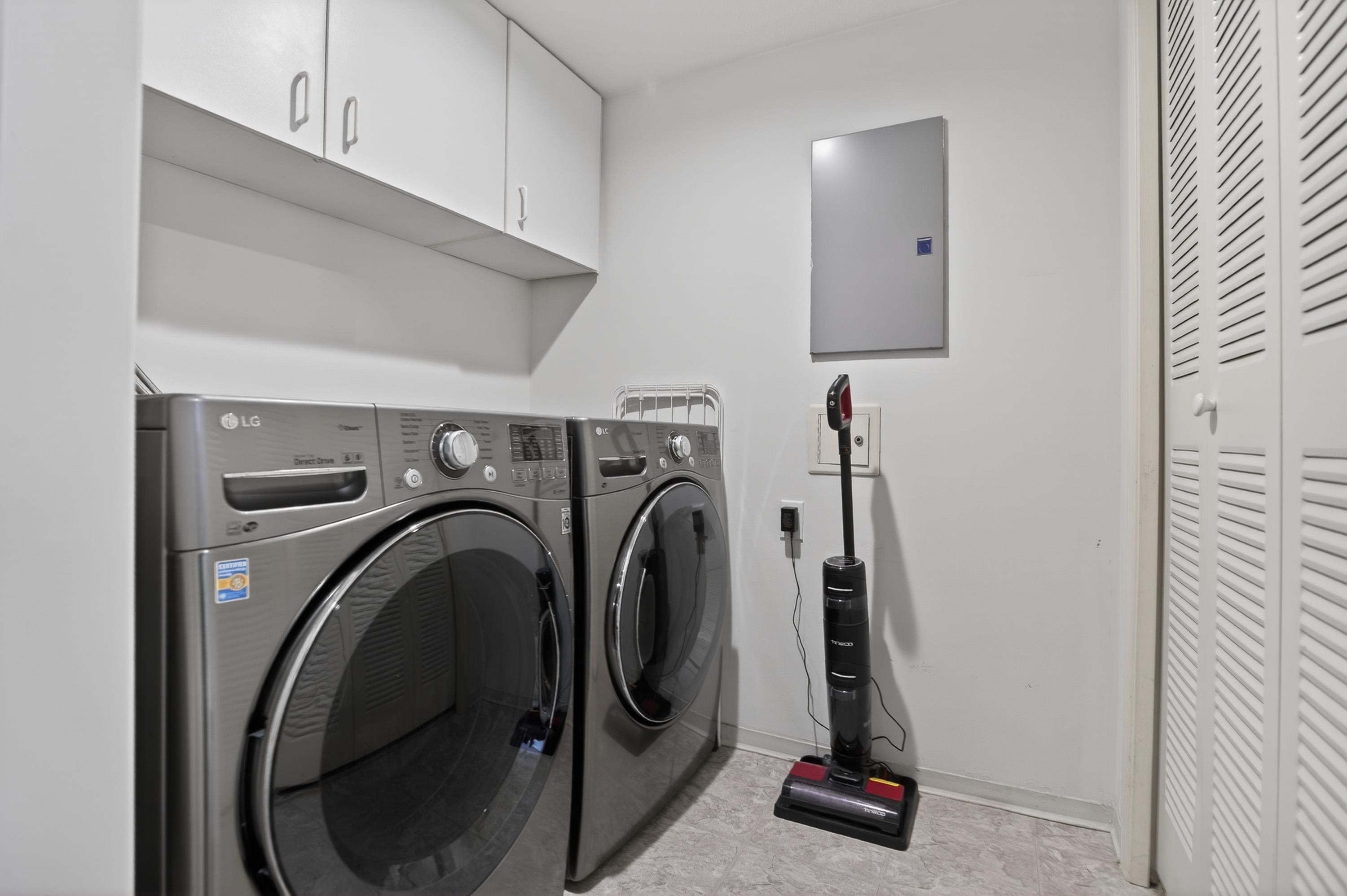 109-16080 82 Avenue, Surrey, BC - Indoor Photo Showing Laundry Room
