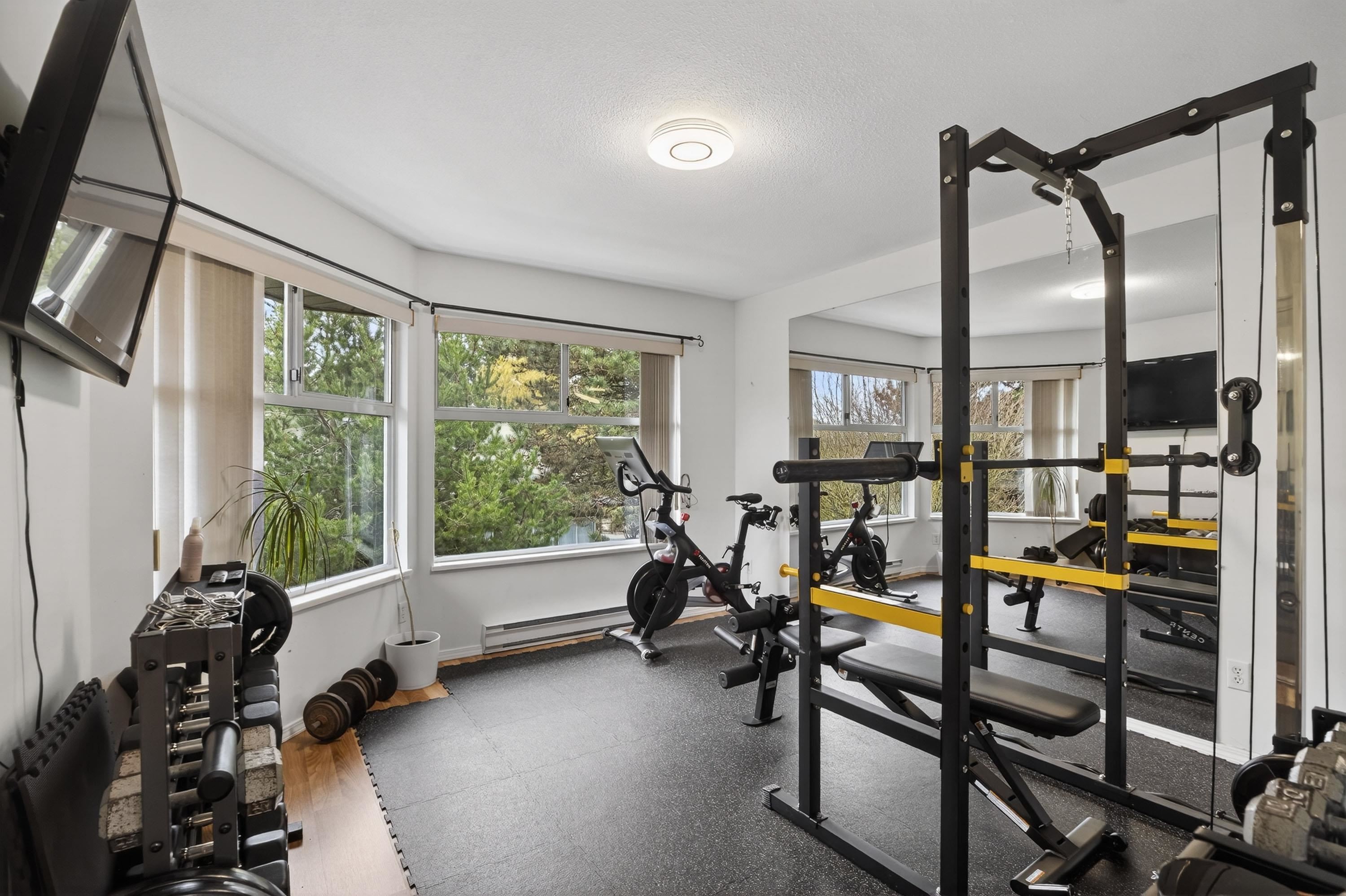 109-16080 82 Avenue, Surrey, BC - Indoor Photo Showing Gym Room