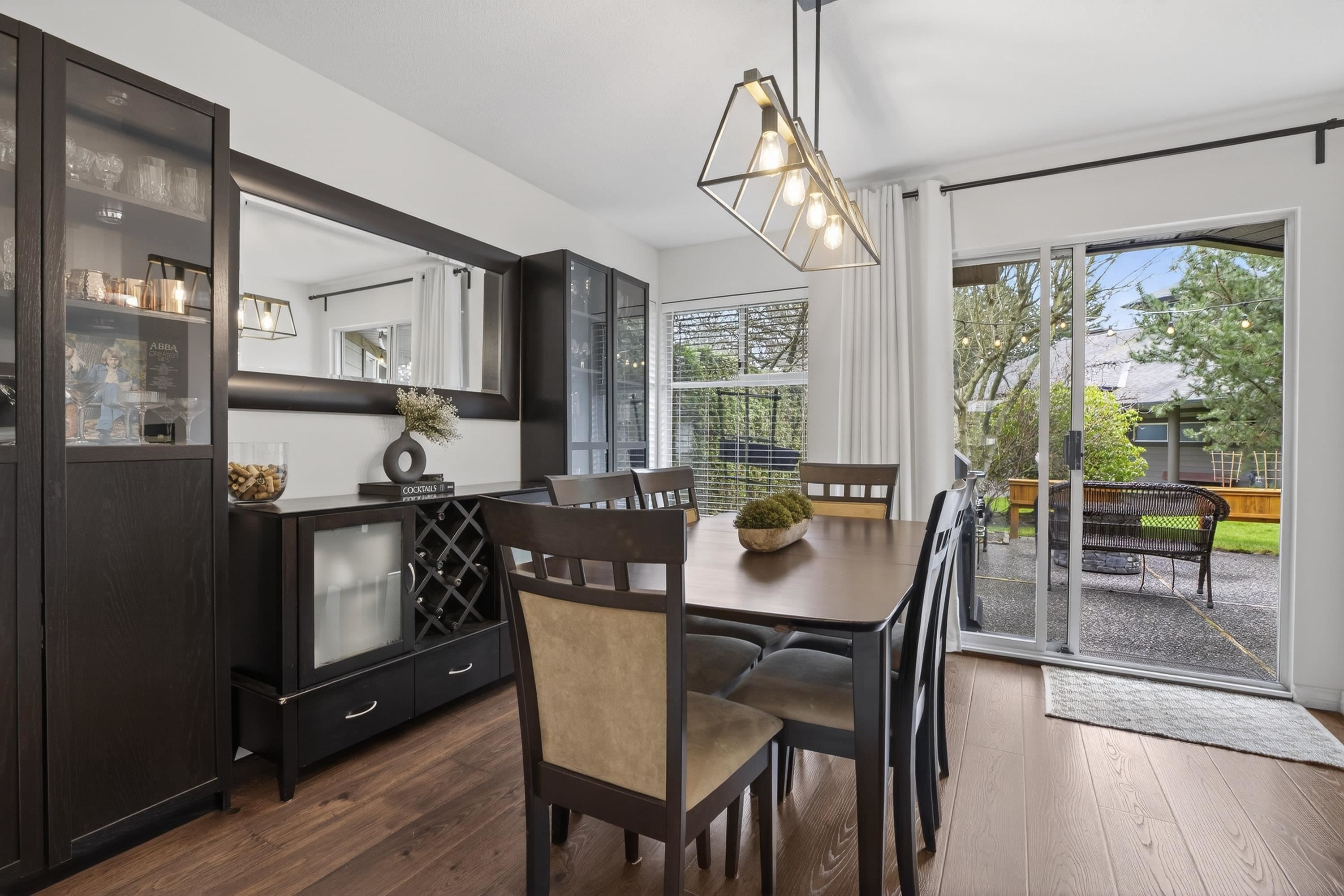 109-16080 82 Avenue, Surrey, BC - Indoor Photo Showing Dining Room