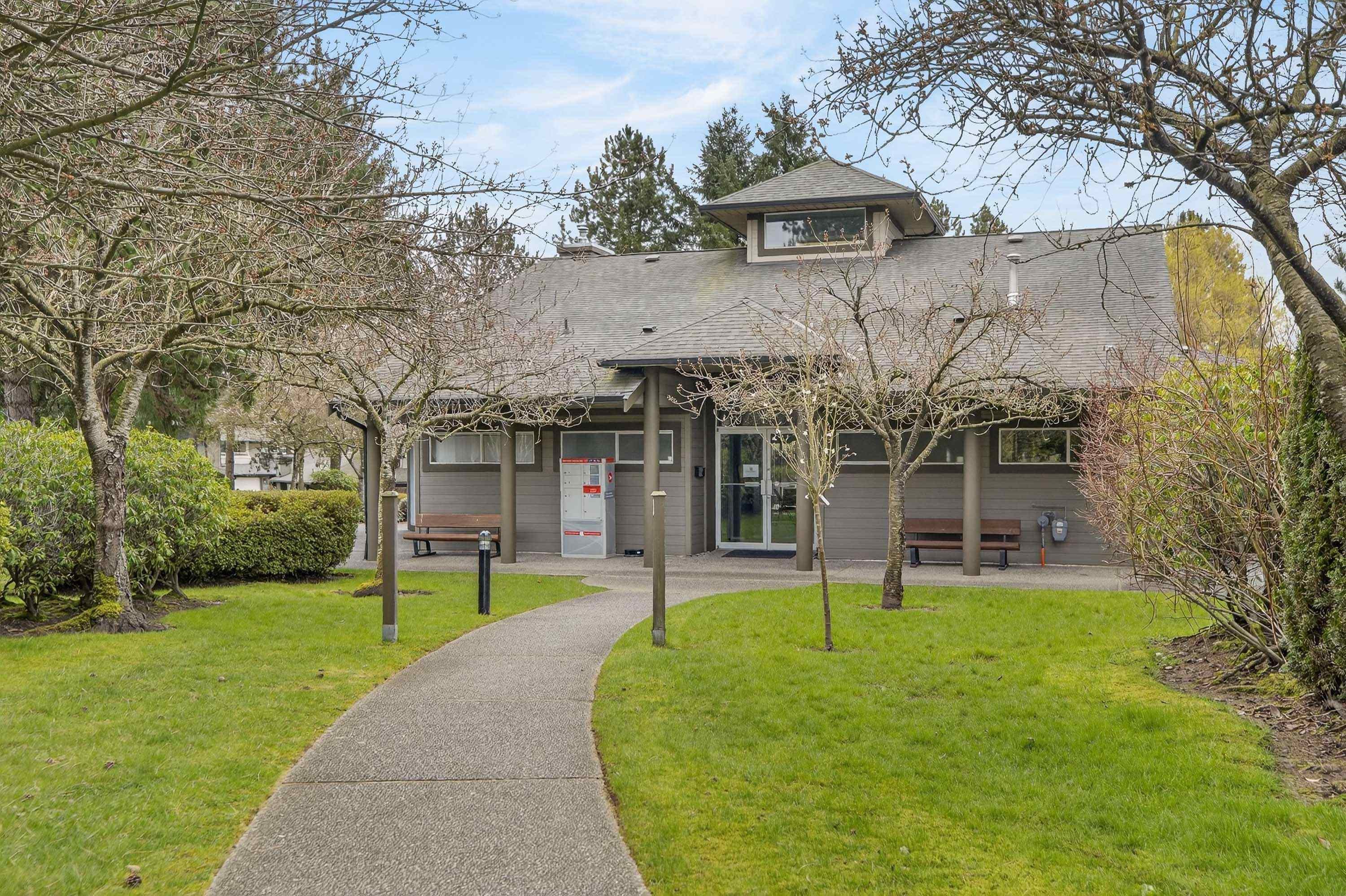 109-16080 82 Avenue, Surrey, BC - Outdoor