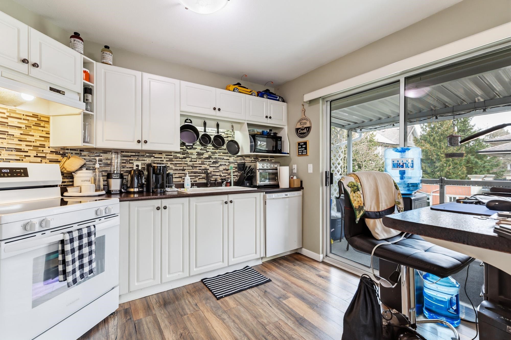 309-7554 Briskham Street, Mission, BC - Indoor Photo Showing Kitchen