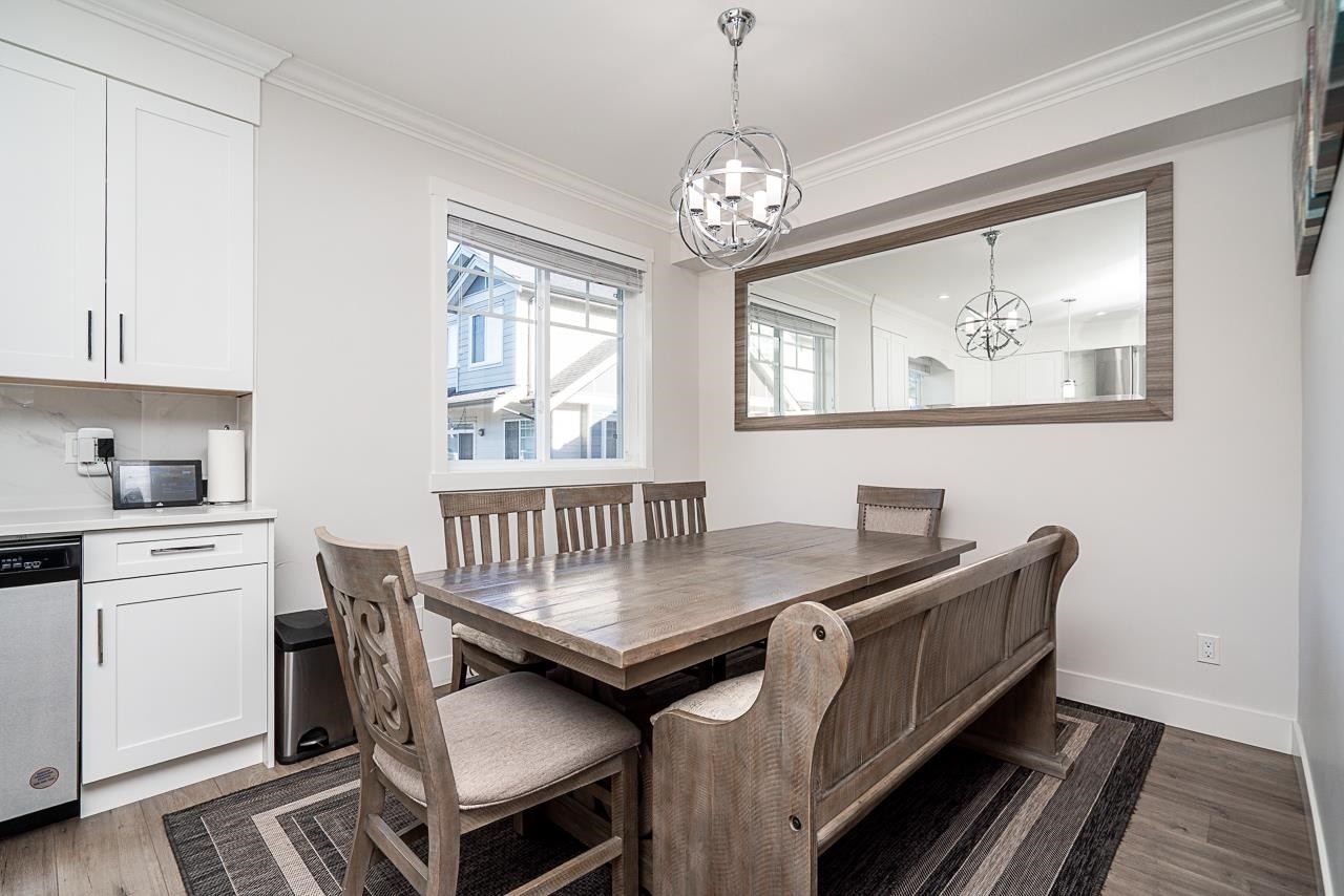 27-13898 64 Avenue, Surrey, BC - Indoor Photo Showing Dining Room