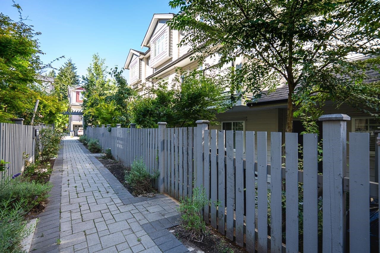 27-13898 64 Avenue, Surrey, BC - Outdoor