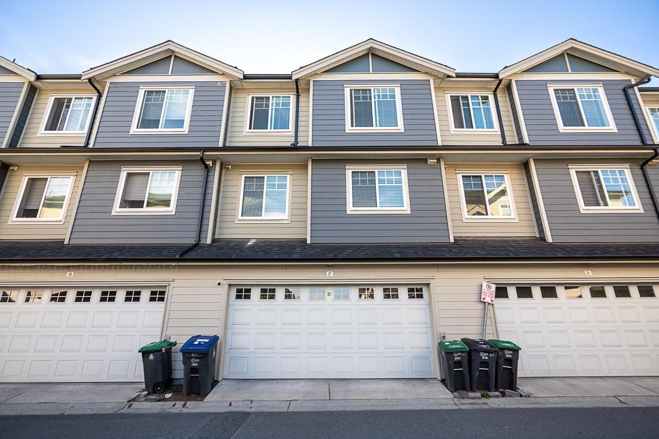 27-13898 64 Avenue, Surrey, BC - Outdoor With Facade