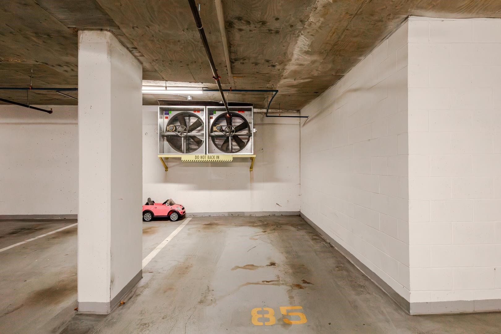 323-13768 108 Avenue, Surrey, BC - Indoor Photo Showing Garage