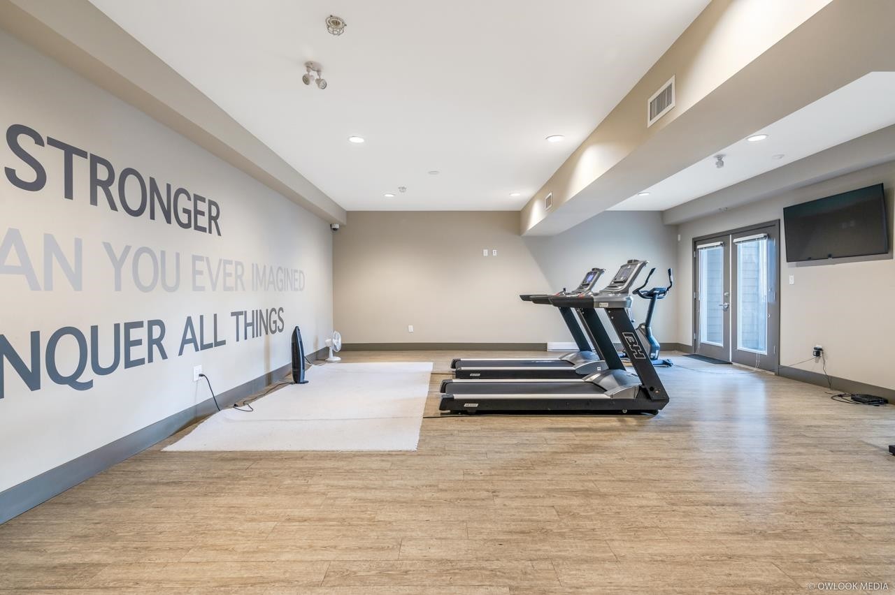 323-13768 108 Avenue, Surrey, BC - Indoor Photo Showing Gym Room