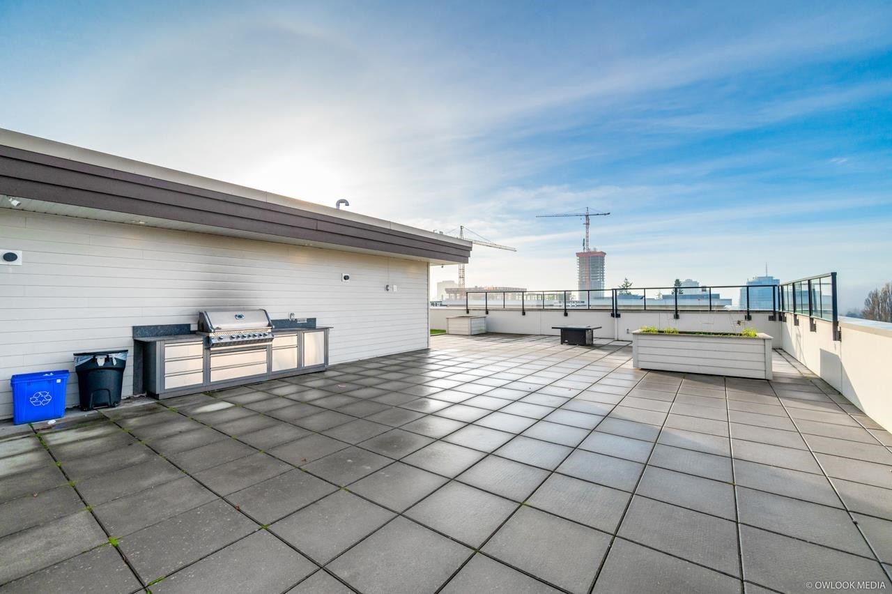 323-13768 108 Avenue, Surrey, BC - Outdoor