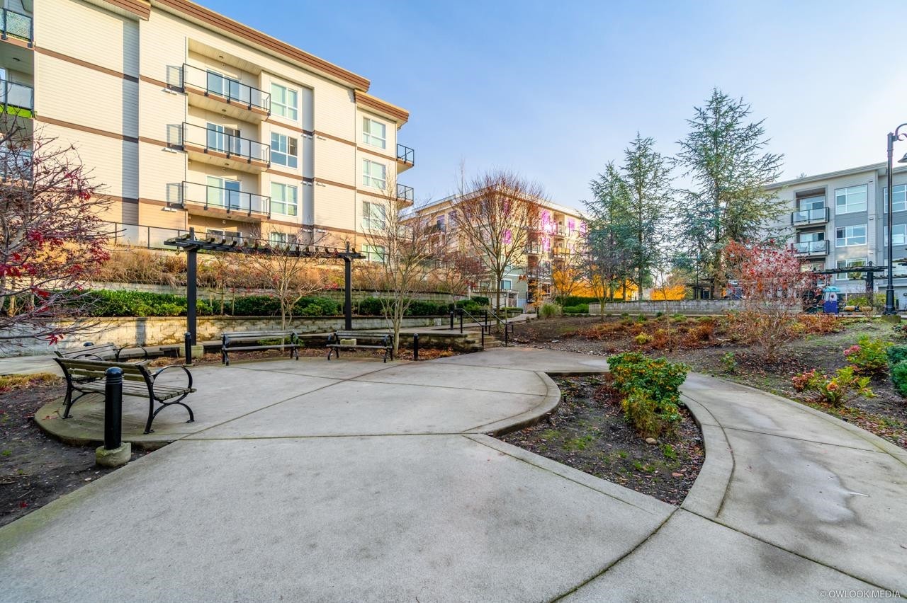 323-13768 108 Avenue, Surrey, BC - Outdoor