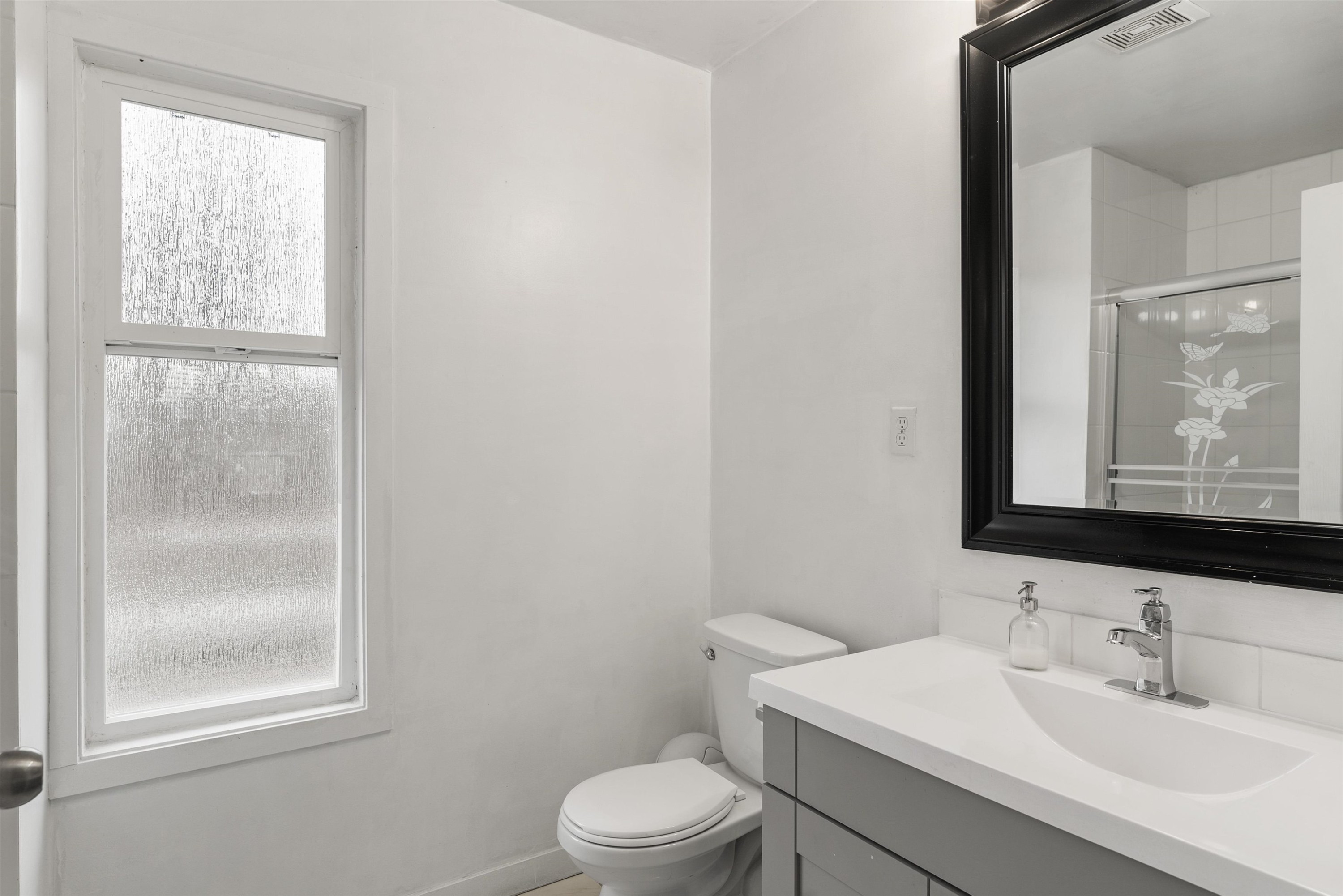 11186 Farms Road, Mission, BC - Indoor Photo Showing Bathroom