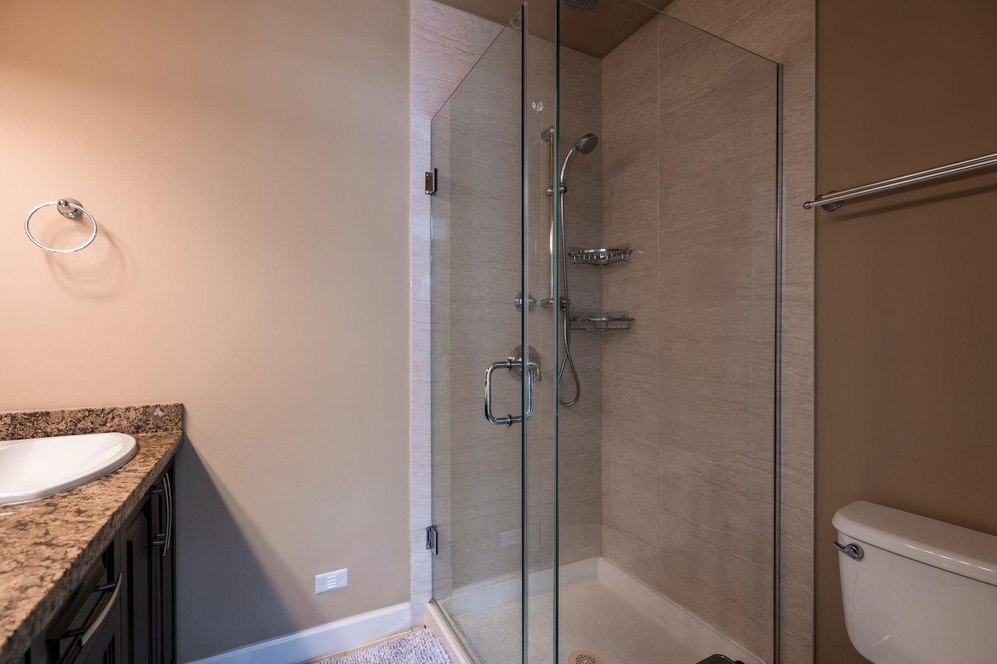 112-20738 84 Avenue, Langley, BC - Indoor Photo Showing Bathroom
