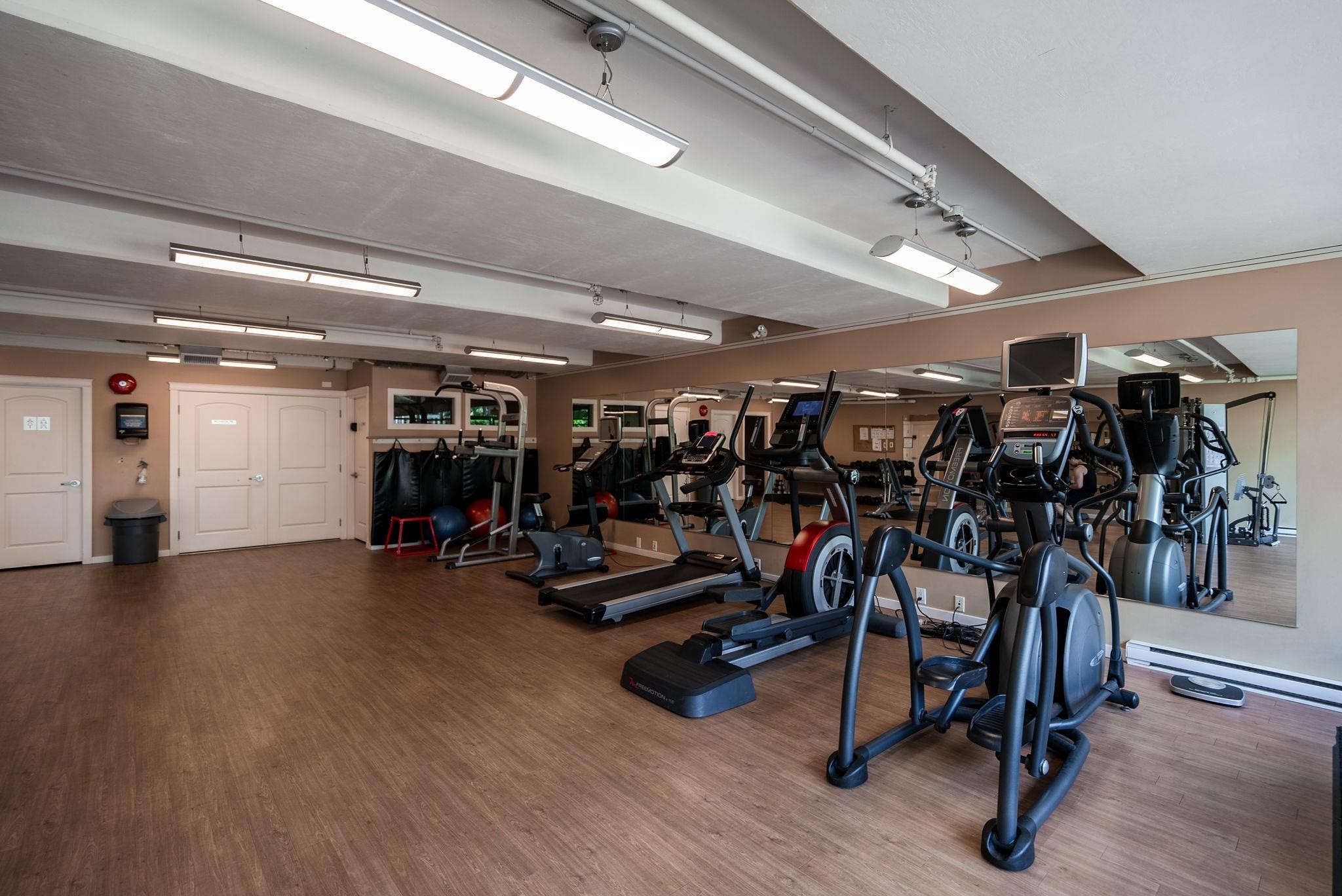 112-20738 84 Avenue, Langley, BC - Indoor Photo Showing Gym Room