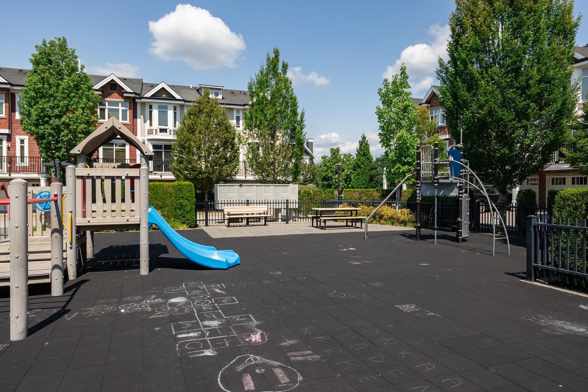112-20738 84 Avenue, Langley, BC - Outdoor