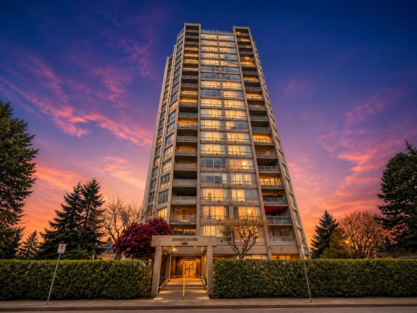 1701-14881 103A Avenue, Surrey, BC - Outdoor With Facade