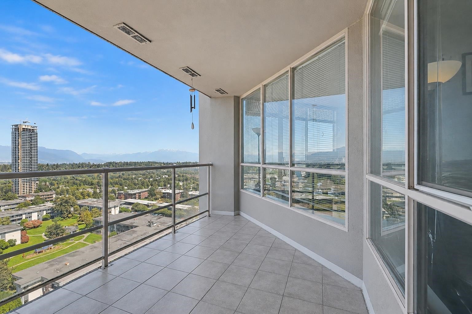 1701-14881 103A Avenue, Surrey, BC - With Balcony With View With Exterior