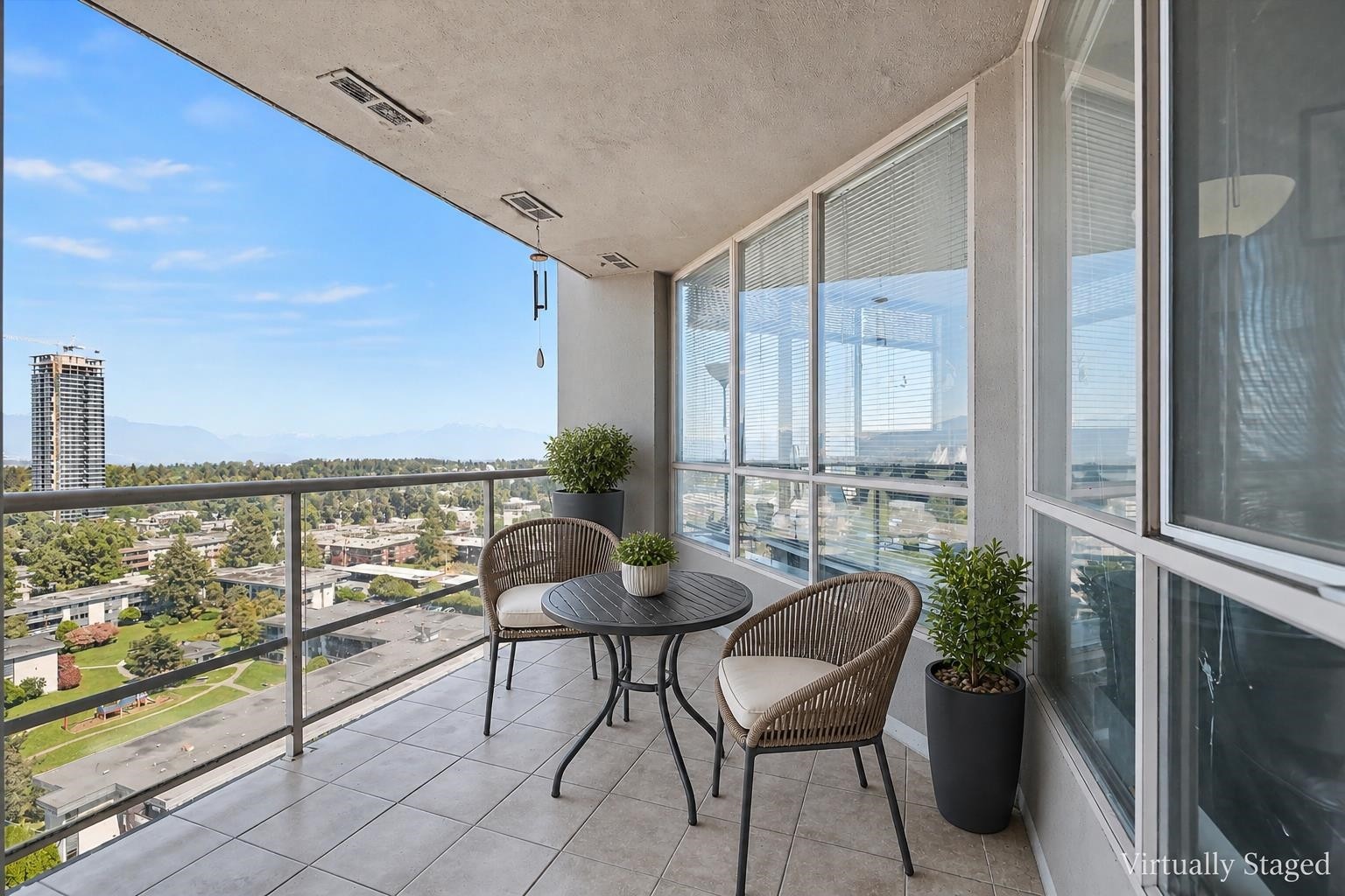 1701-14881 103A Avenue, Surrey, BC - With Balcony With Exterior