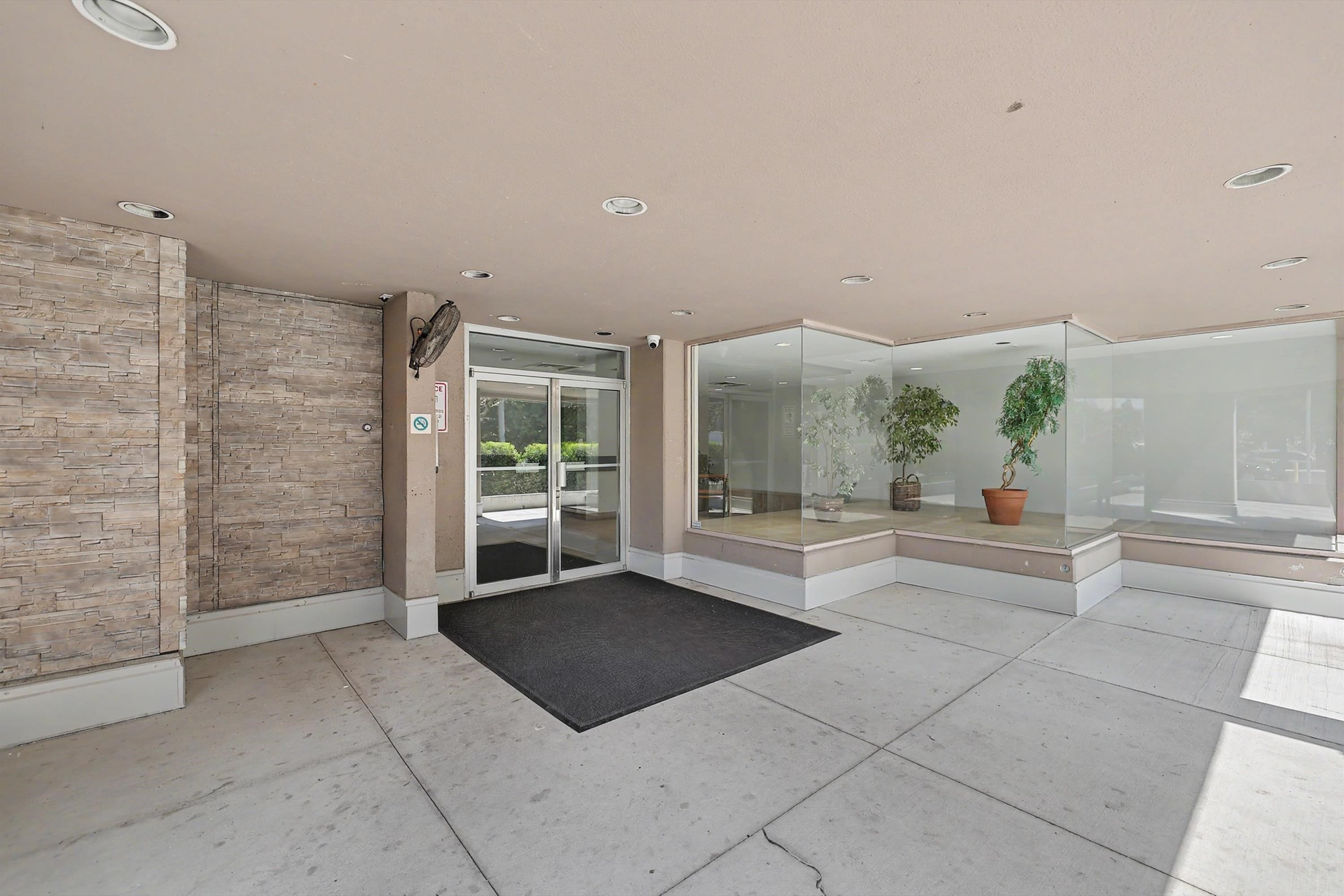 1701-14881 103A Avenue, Surrey, BC - Photo Showing Other Room