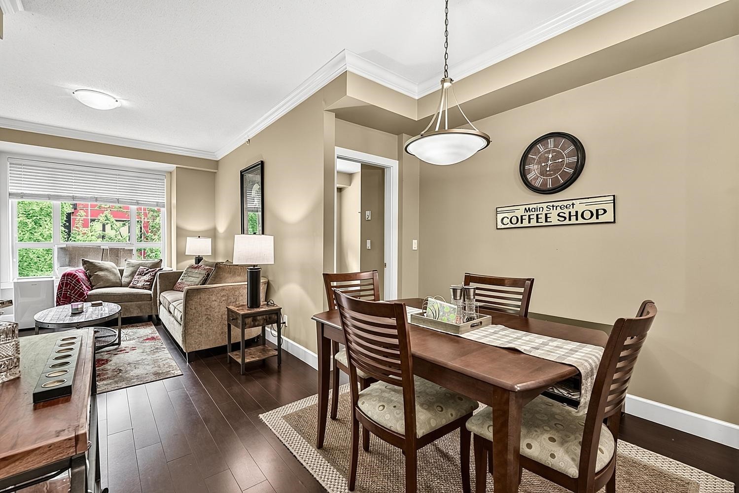411-13897 Fraser Highway, Surrey, BC - Indoor Photo Showing Dining Room