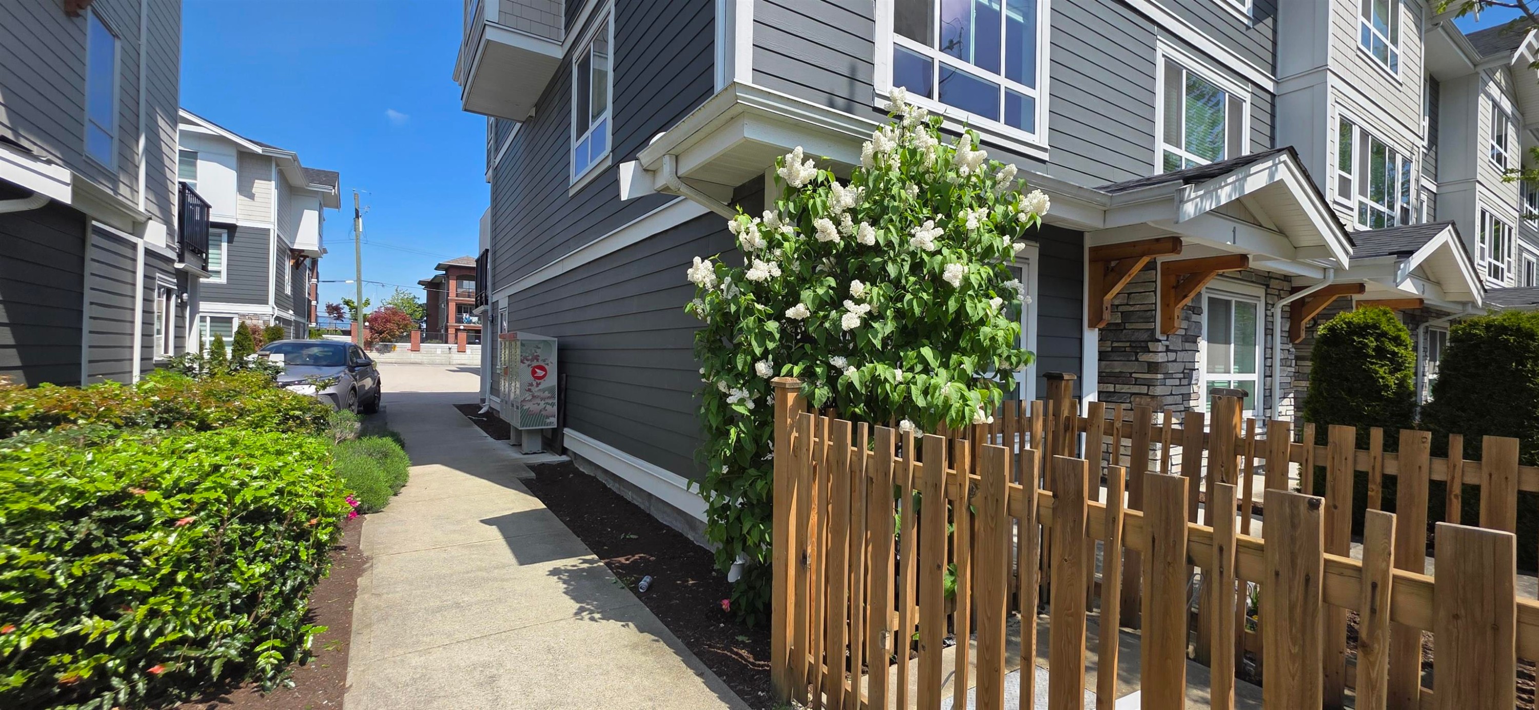 1-19753 55A Avenue Avenue, Langley, BC - Outdoor